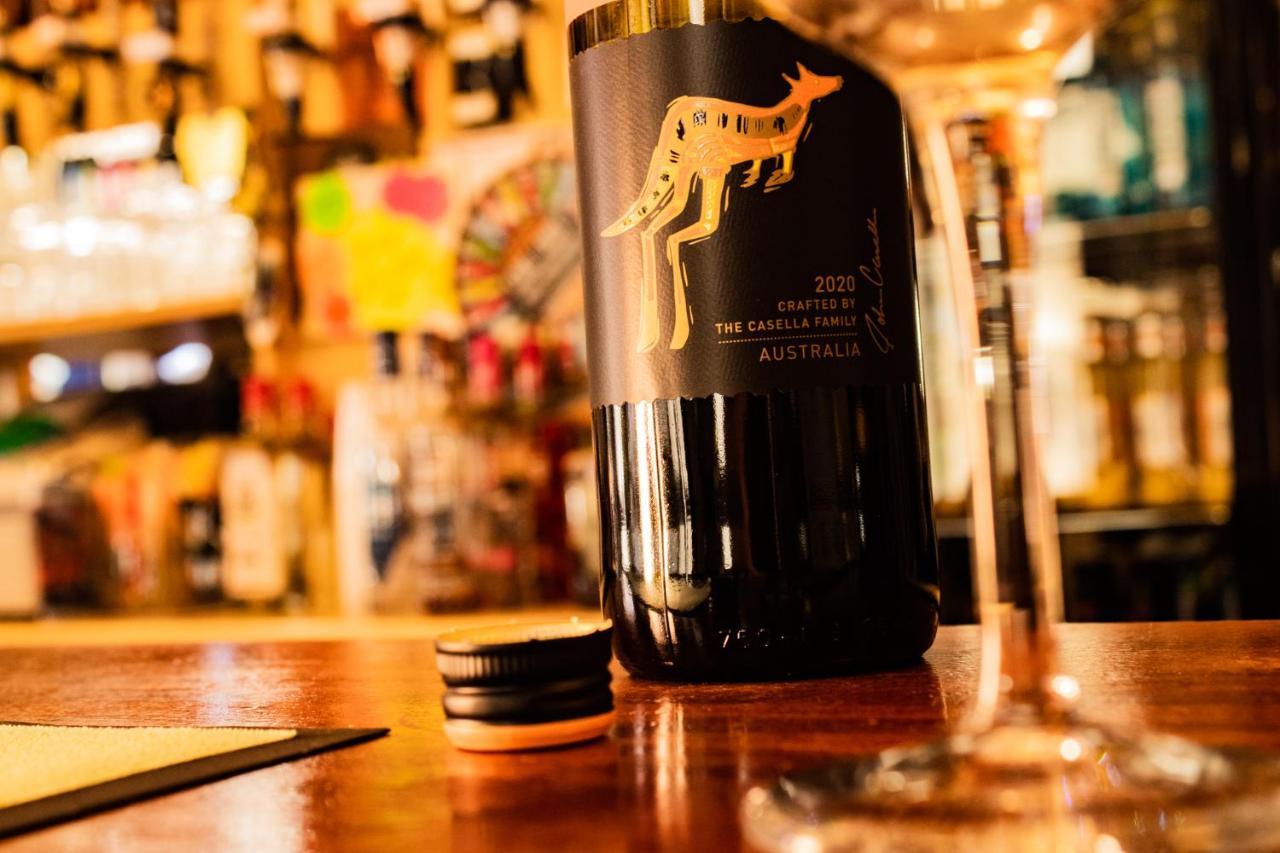 The Dolphin Hotel 차드 외부 사진